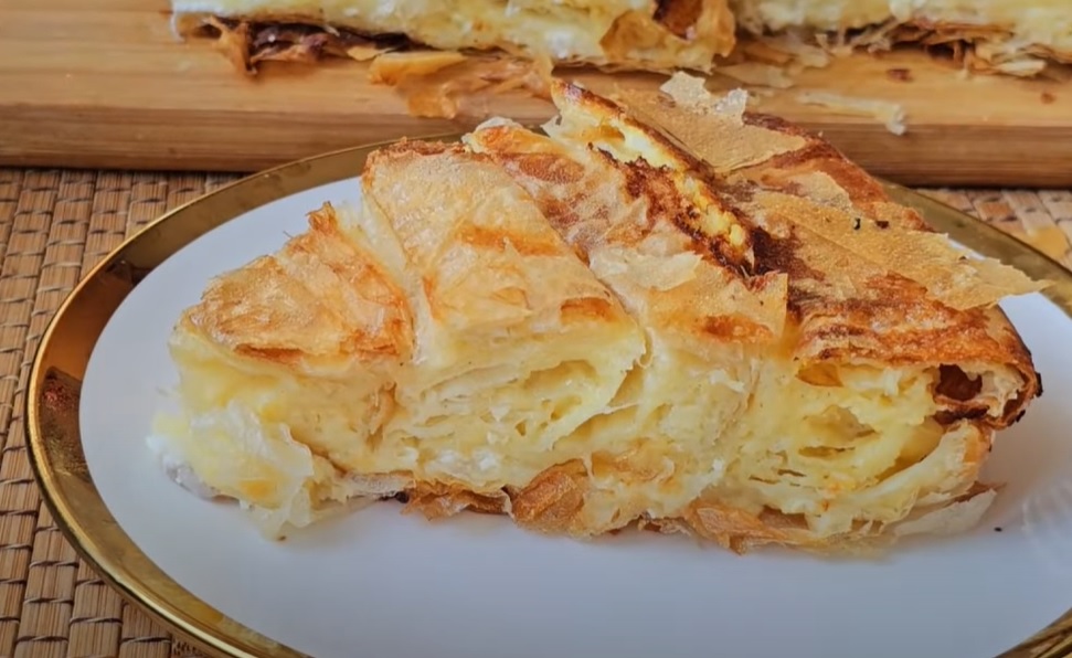 Spoj finih hrskavih rolnica sa starom gibanicom