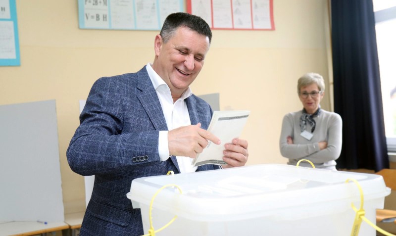 Đajić glasao u Banjaluci: Građani da preuzmu odgovornost
