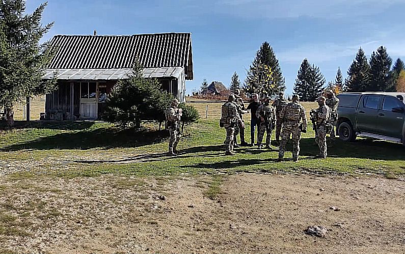 Lazarević: Vojska će spavati u kućama mještana sela Sokolac gdje su ubijeni brat i sestra