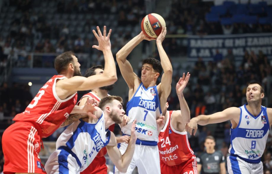 Zadar opasno prijetio: Zvezda „izvukla“ pobjedu na teškom gostovanju