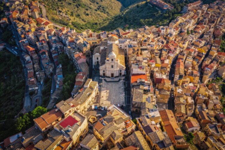 Italijanski grad ima neobični oblik koji se vidi tek iz vazduha FOTO