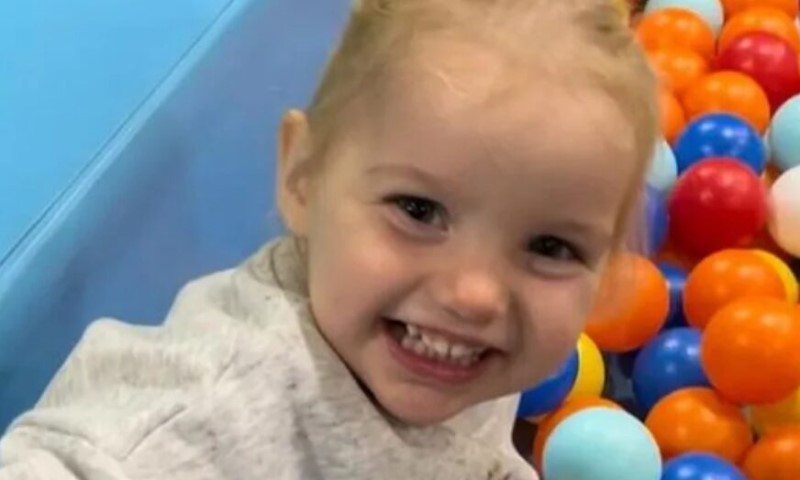 Majka gledala i nije ništa preduzimala: Očuh do smrti pretukao djevojčicu