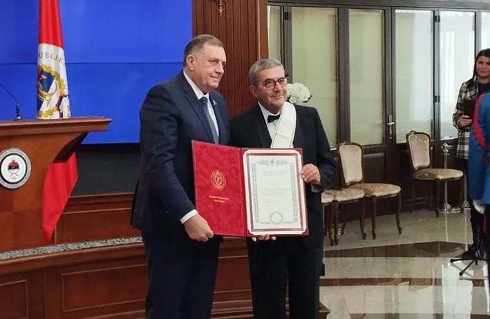 Orden Njegoša prvog reda: Predsjednik Srpske odlikovao Trifkovića FOTO