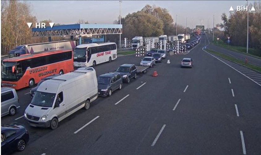 Duže kolone vozila: Pojačan saobraćaj na granici sa Srbijom i Hrvatskom