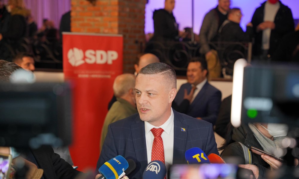 Mijatović neće biti novi predsjednik SDP: Nisu spremni za Srbina iz Srpske