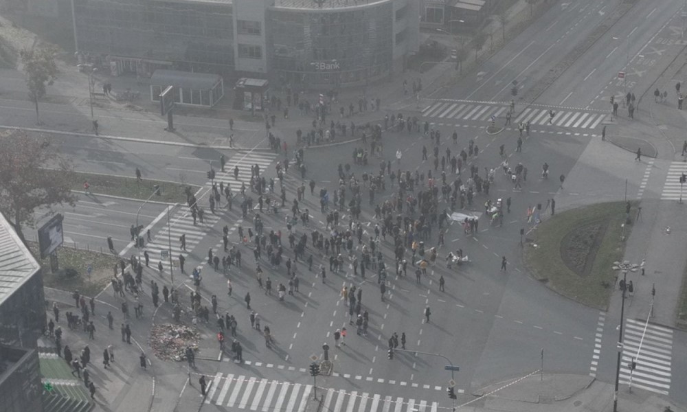 Protest u Novom Sadu: Blokirana raskrsnica kod Željezničke stanice