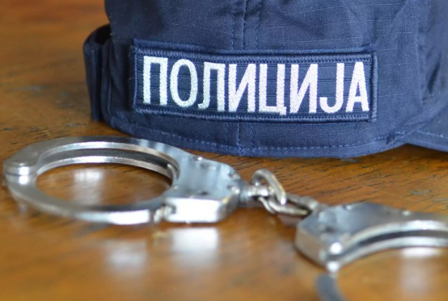 Svađa umalo završila tragično: Muškarca (41) ubola nožem djevojka