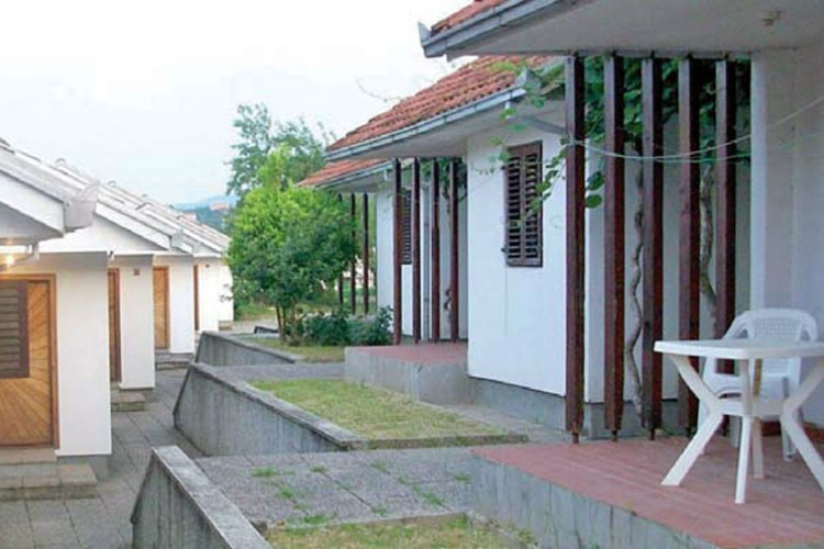 Na dobošu cjelokupna imovina Fabrike glinice Birač, prodaju i odmaralište u Baošićima