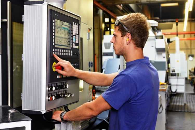 Trendovi se stalno mijenjaju: Roboti istiskuju CNC operatere