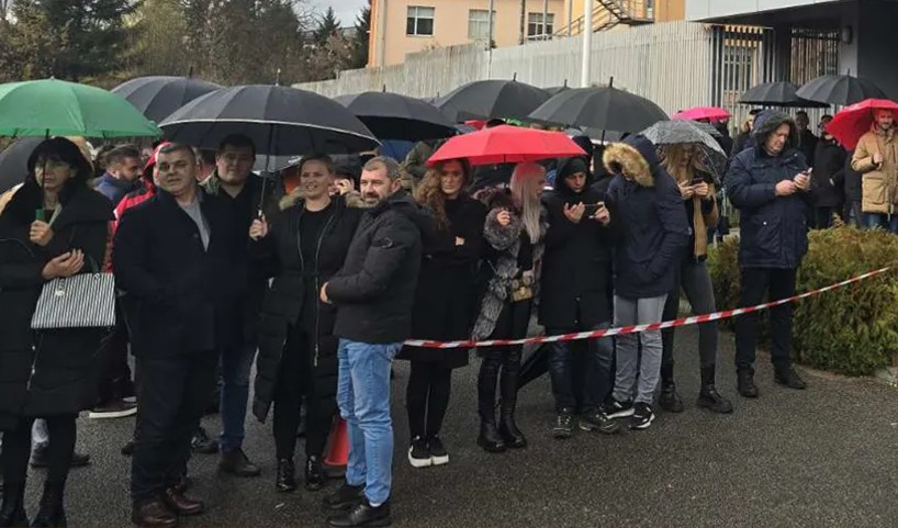 Podrška Dodiku ispred Suda BiH: ”Svi smo mi Republika Srpska”