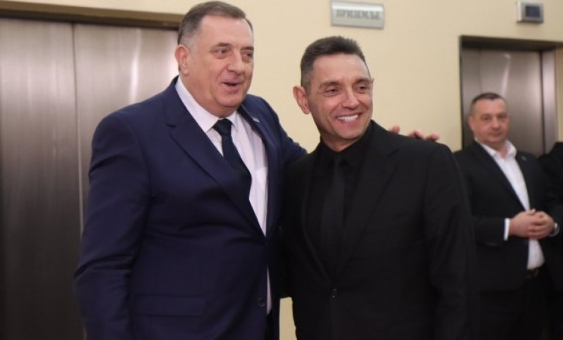 Obilježavanje krsne slave: Vulin i Dodik zajedno položili vijence pripadnicima MUP-a RS