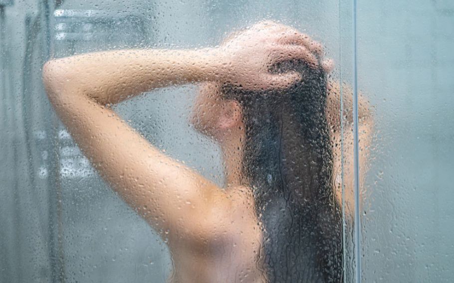 Da li je bolje tuširati se ljeti hladnom ili toplom vodom? Stručnjaci dali odgovor