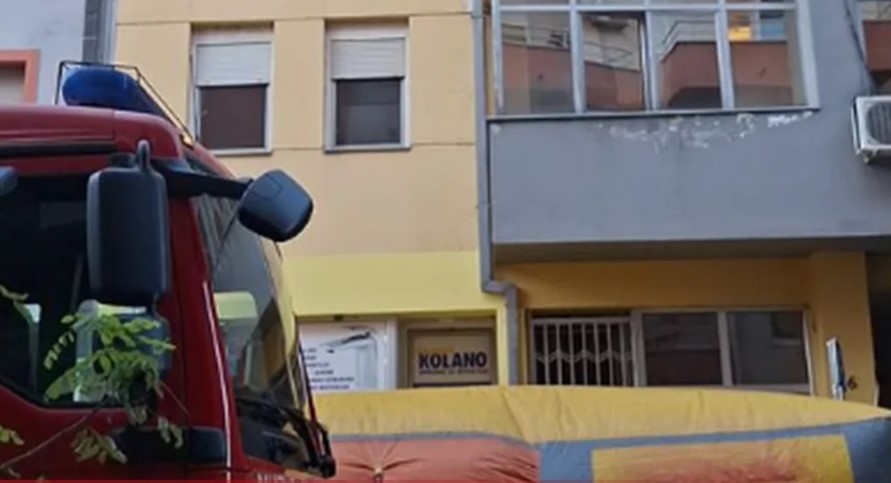 Drama! Muškarac prijeti da će skočiti, vatrogasci postavili vazdušni jastuk