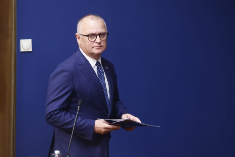 Bivši ministar stabilno! Vesić otpušten iz bolnice, prebačen u kućni pritvor