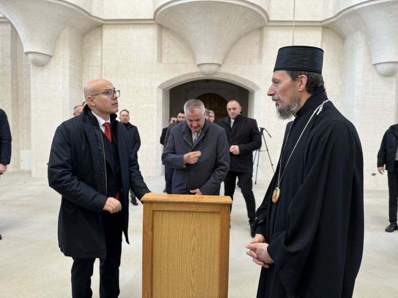Premijeri Srbije i Republike Srpske posjetili Sabornu crkvu u Mostaru FOTO