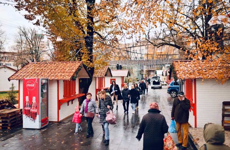 Banjaluka u novogodišnjem ruhu: “Zimzobal” do kraja sedmice donosi zanimljiv program FOTO