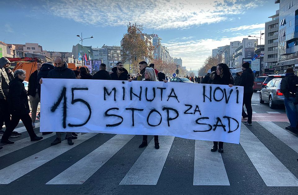 Novi Sad ponovo zastao na 15 minuta! Studenti poručili RTV-u: “Emitujte ovo”