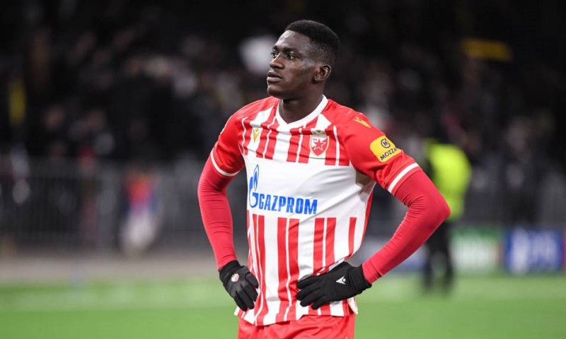 Čelnici imaju ozbiljne ponude: Zvezdin štoper ima određenu klauzulu