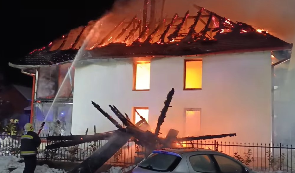 Objavljen snimak požara u džamiji: “Prizor je bio jeziv” VIDEO