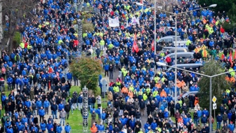 Još jedan udar na njemačku privredu: “Folksvagen bi trebalo da se opameti”