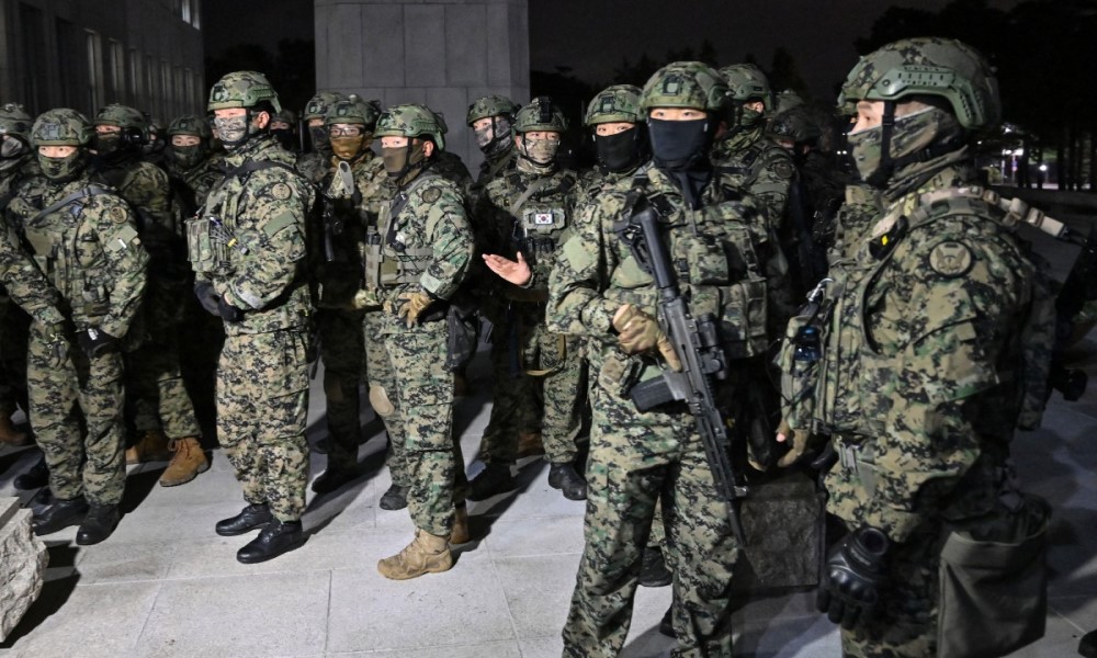 Opet haos u Južnoj Koreji: Specijalne jedinice upale u kabinet predsjednika