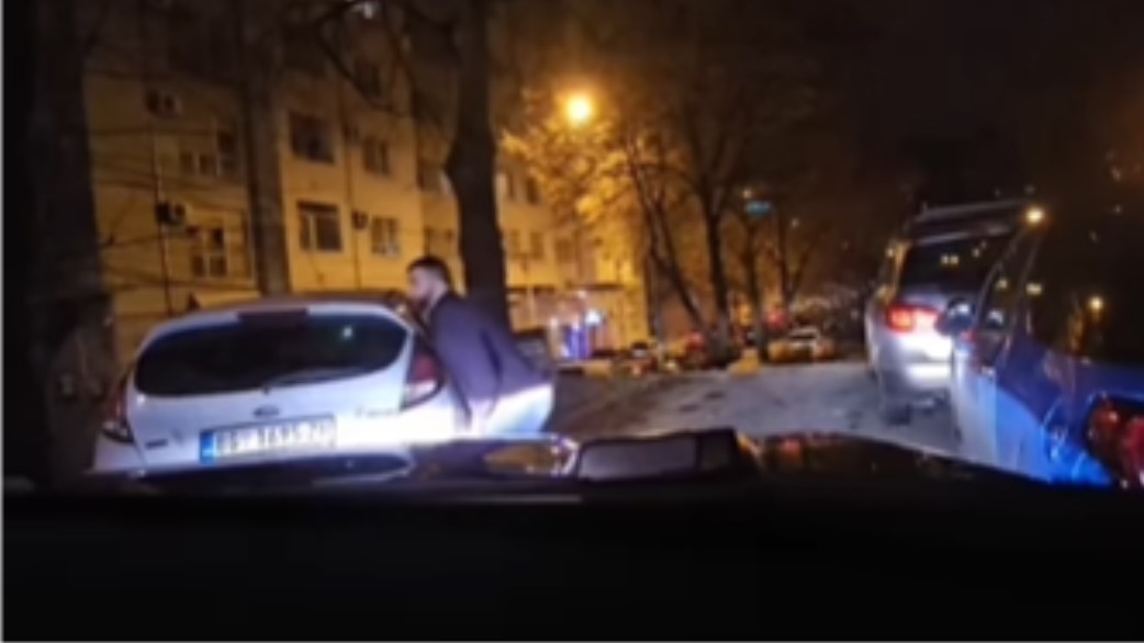 Potez srpskog atletičara: Ovako Kolašinac rješava problem bahatog parkiranja VIDEO