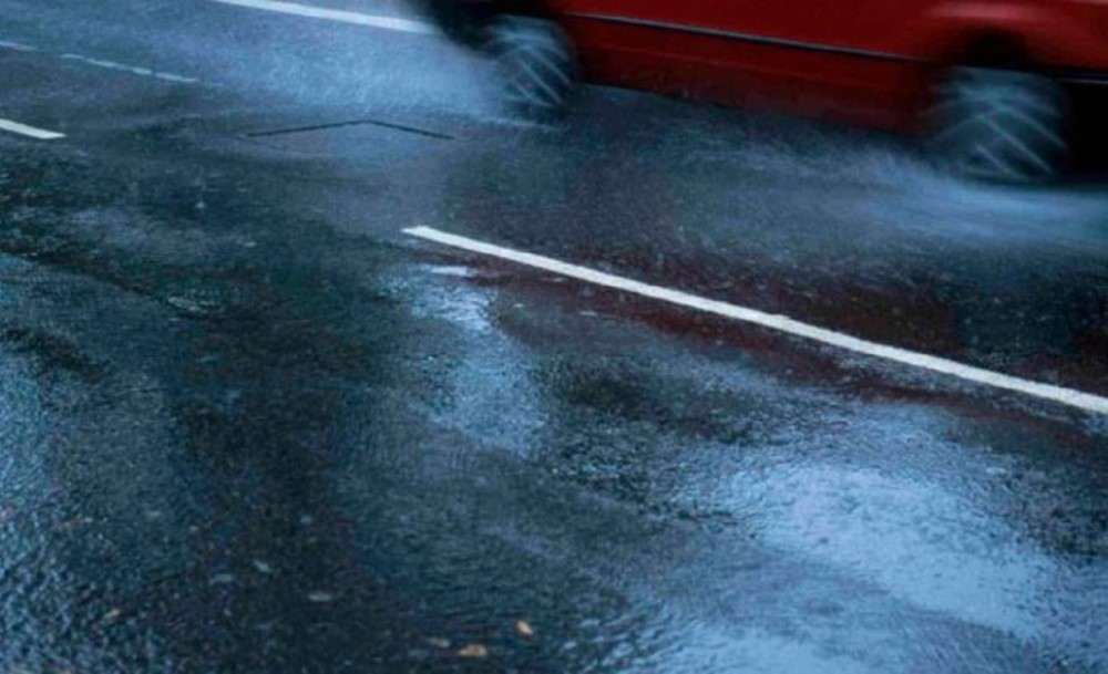 Vozite oprezno i polako: Kolovozi pretežno klizavi, na planinama moguća poledica