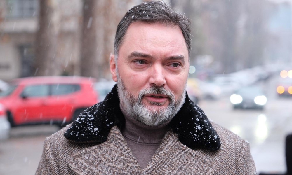 Badnjak u kabinetu: Košarac čestitao najradosniji hrišćanski praznik