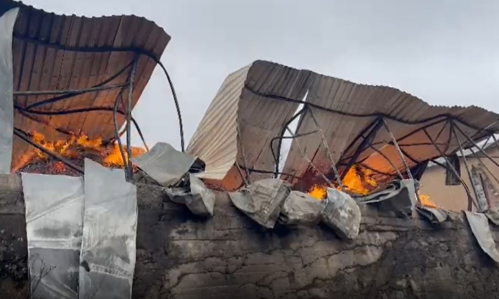 Mještani pomagali vatrogascima: Gorjela pilana, šteta pola miliona evra