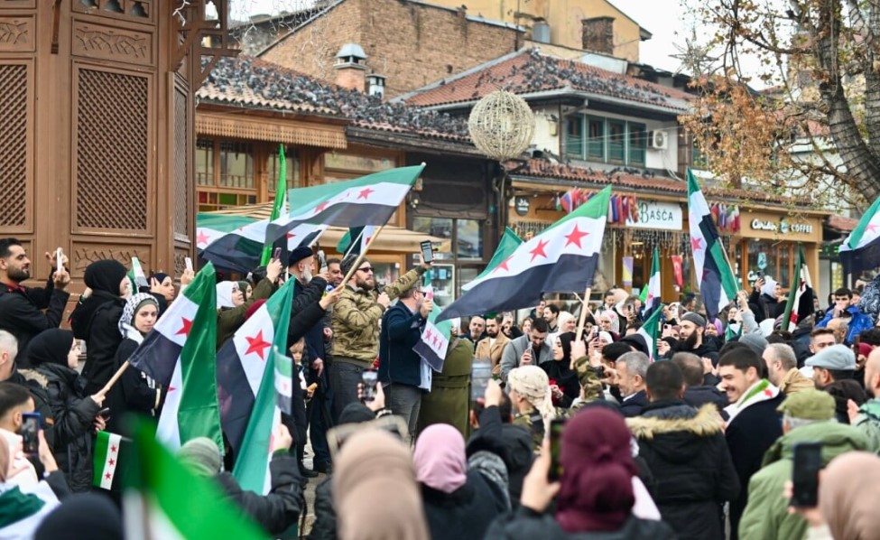 Sirijci u Sarajevu proslavili pad Asadovog režima: “Nakon 14 godina slobodni smo”