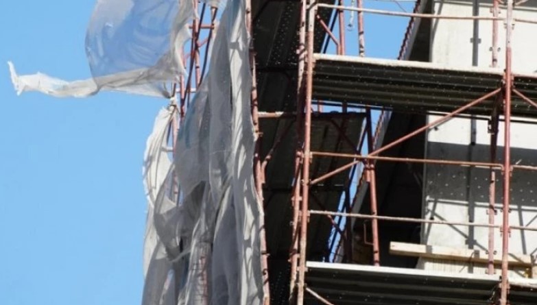 Na mjestu ostao mrtav: Radnik pao sa skele visoke sedam metara