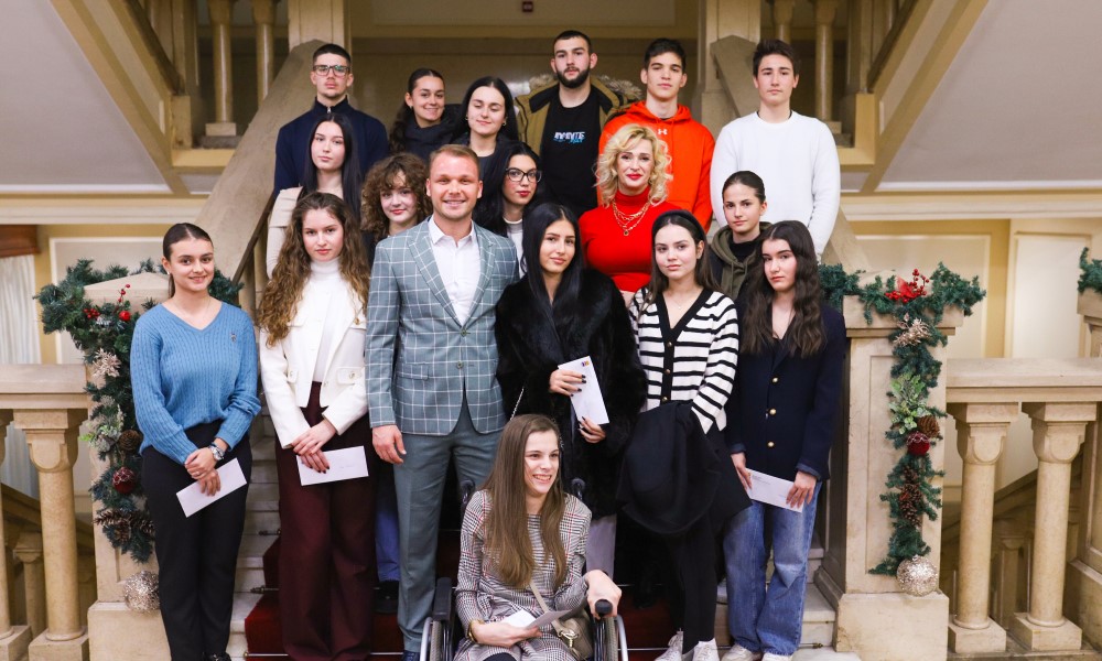 Podrška mladima: Stanivuković uručio stipendije za 1.352 srednjoškolca