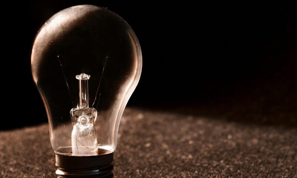 Veliki dio Češke bez struje: Ljudi zarobljeni u liftovima, semafori i bankomati ne rade