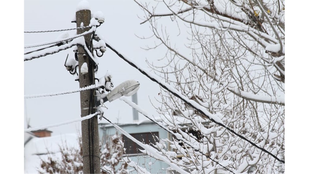 Prvi snijeg napravio probleme u Srbiji: Čačani noć proveli u mraku