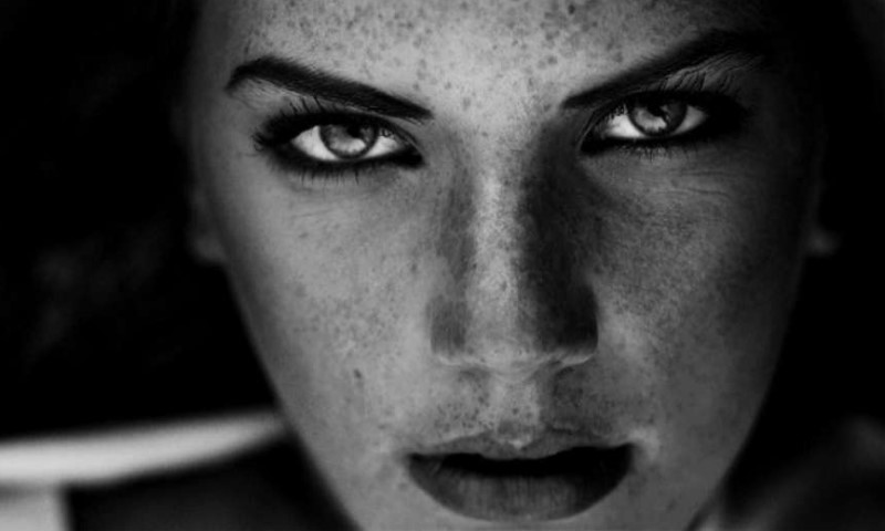 Krasi ih harizma: Horoskopski znaci čijem šarmu nećete odoljeti