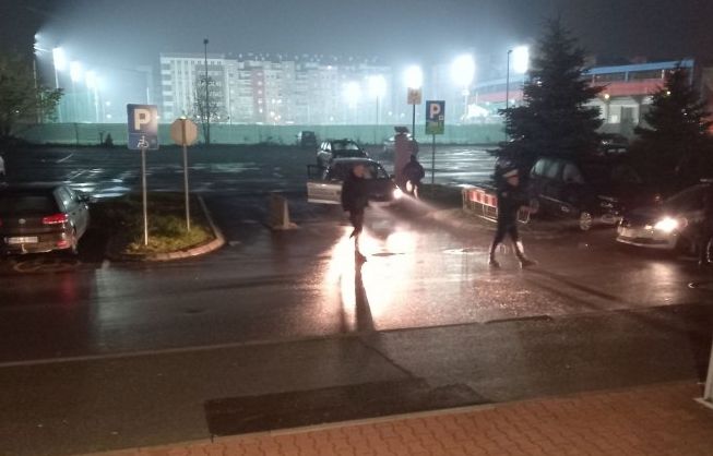 Uklonjene fizičke barijere na ulazima u parking ispred republičkih institucija u Banjaluci VIDEO