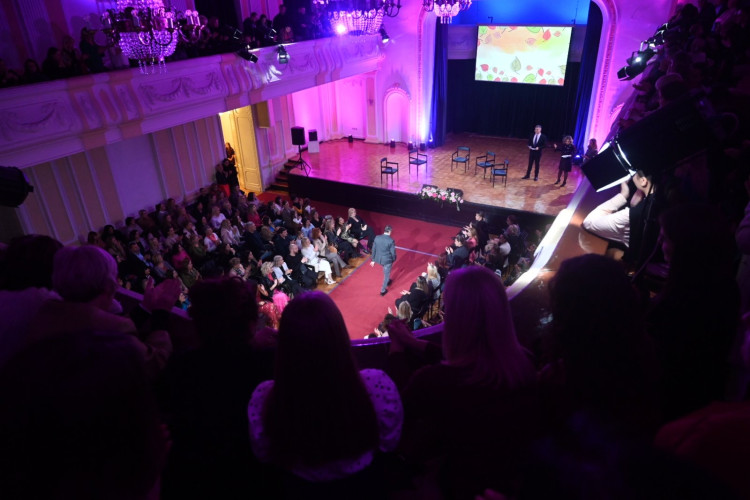 Modna revija “Baš po mjeri” okupila brojne posjetioce u Banjaluci