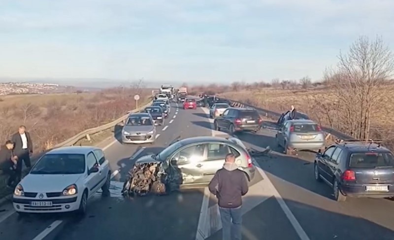 Lančani sudar! Ministarstvo odbrane se oglasilo o udesu u kojem se zadesio i ministar