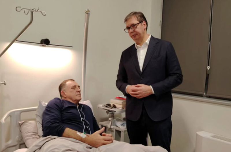 Vučić posjetio Dodika u bolnici: Pred sutrašnju intervenciju poželio mu brz oporavak FOTO