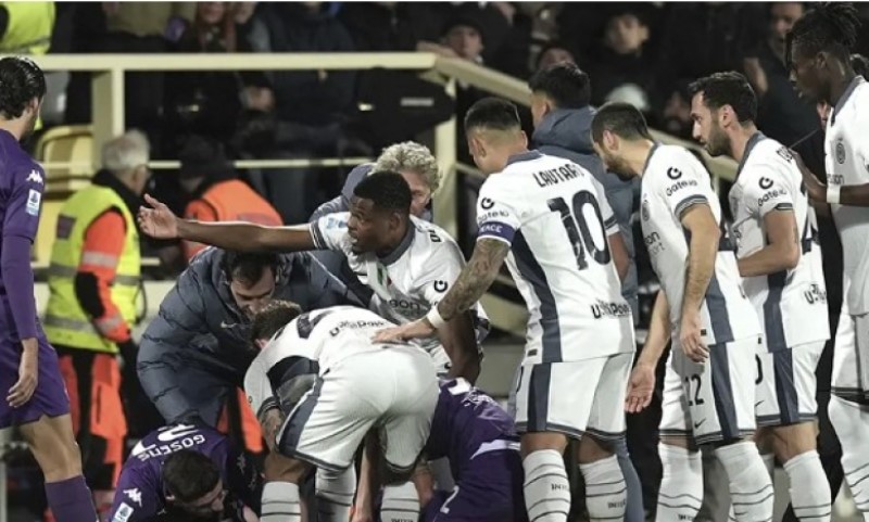 Strašne scene prekinule meč: Poznato stanje fudbalera Fiorentine koji se srušio na terenu