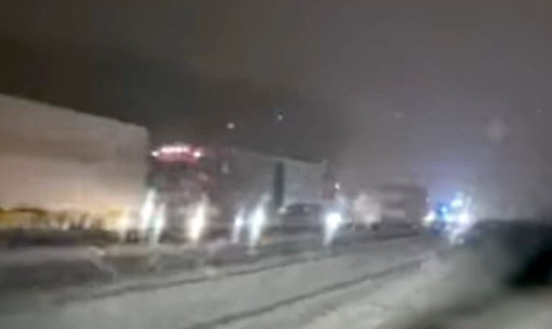 Vozači se pozivaju na oprez: Kamion se popriječio na auto-putu Banjaluka-Doboj VIDEO