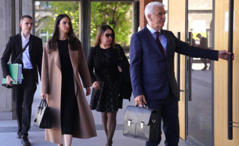 Dječak počinio masakr u osnovnoj školi: Nastavak suđenja Kecmanovićima, majka stigla u sud