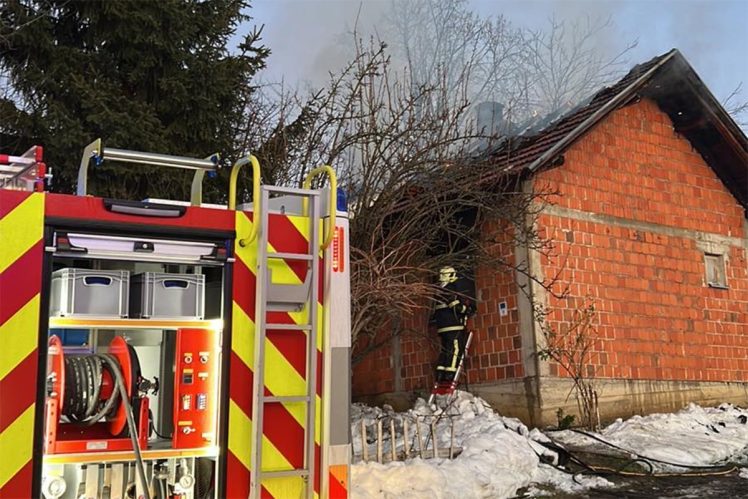 Izgorjela kuća: Porodica ostala bez krova nad glavom VIDEO