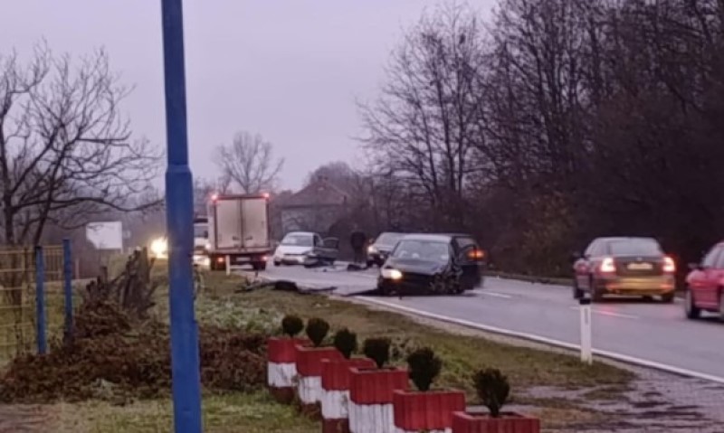 Teška nesreća u ovom dijelu BiH: Ima povrijeđenih osoba, obustavljen saobraćaj