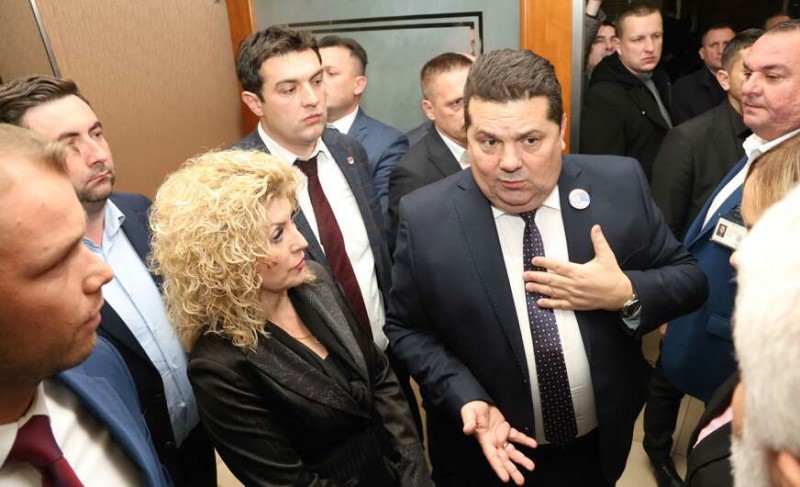Ne nazire se kraj haosa! Prekinuta sjednica NSRS, poslanici opozicije traže da zasjeda Kolegijum VIDEO