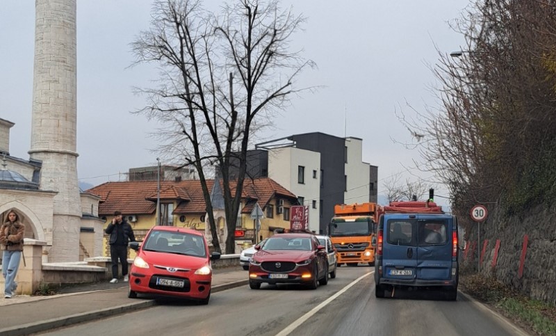 Oprez u ovom dijelu Banjaluke: Zbog nesreće stvorene gužve u saobraćaju