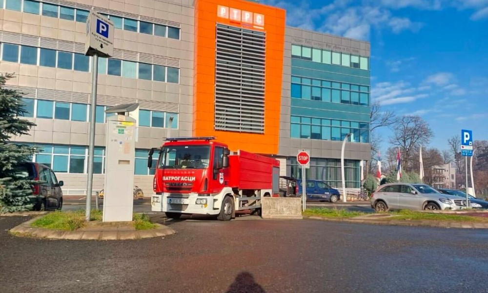 Zatišje pred buru? Evo kakvo je trenutno stanje na parkingu kod zgrade Vlade Srpske