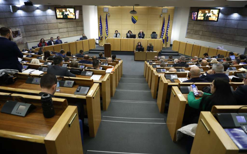 Večernji list: Preglasavanjem Hrvata u Parlamentu FBiH formirana nova bošnjačka većina