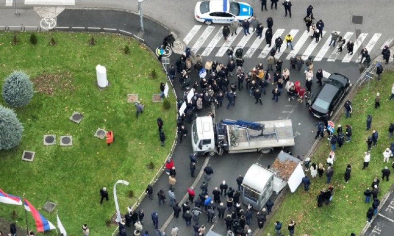 Oglasila se banjalučka policija:  Bahato okupljanje pojedinaca ugrozilo bezbjednost u centru grada