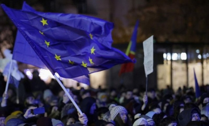 Ajmo “jovo-nanovo”: Ustavni sud poništio rezultate prvog kruga predsjedničkih izbora u Rumuniji